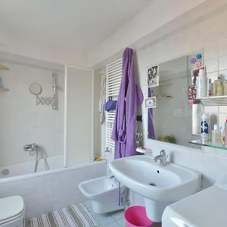 아파트 Super Sunny Penthouse With Terrace