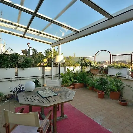 아파트 Super Sunny Penthouse With Terrace 로마