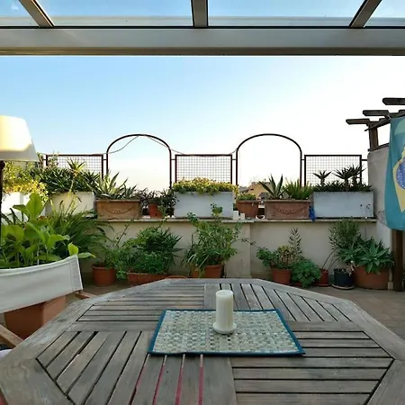 Super Sunny Penthouse With Terrace 아파트 *